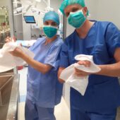 Operacja pęcherzyka żółciowego – dr Jakub Targowski i dr Sara Annan